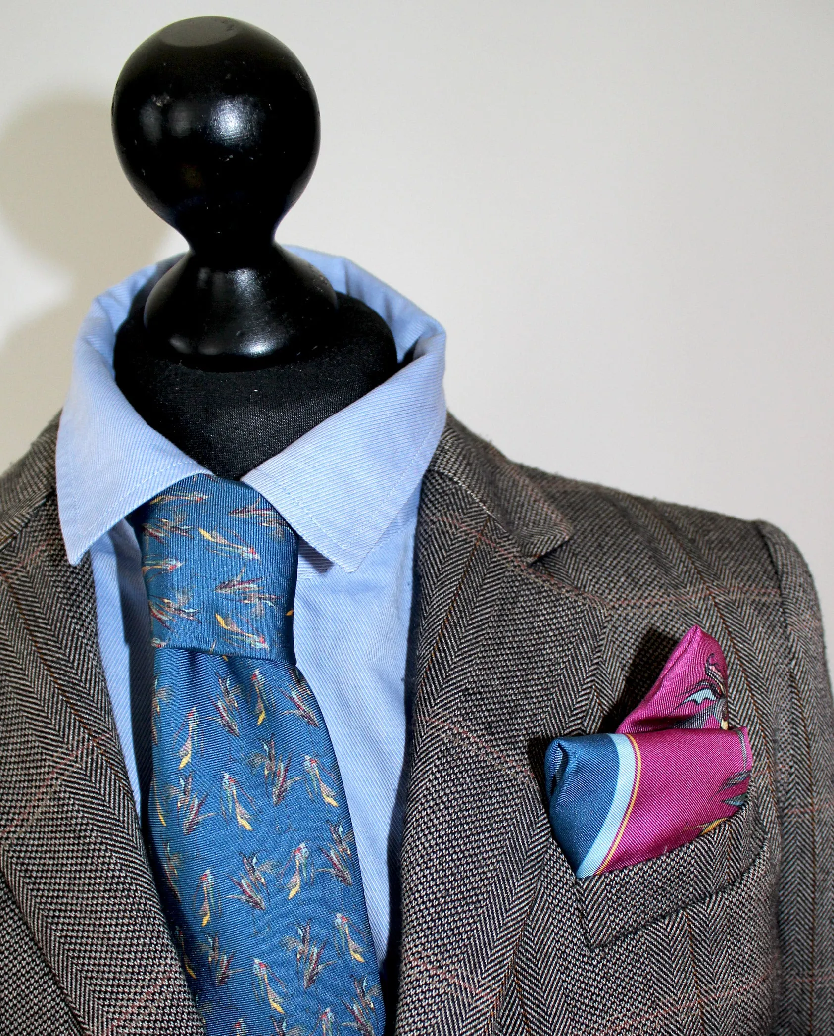 100% Silk Twill Tie in Navy Birds Pattern