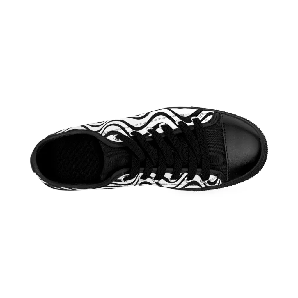 Black Waves Print Men's Sneakers, Geometric Wavy Designer Fashion Low Top Sneakers For Men