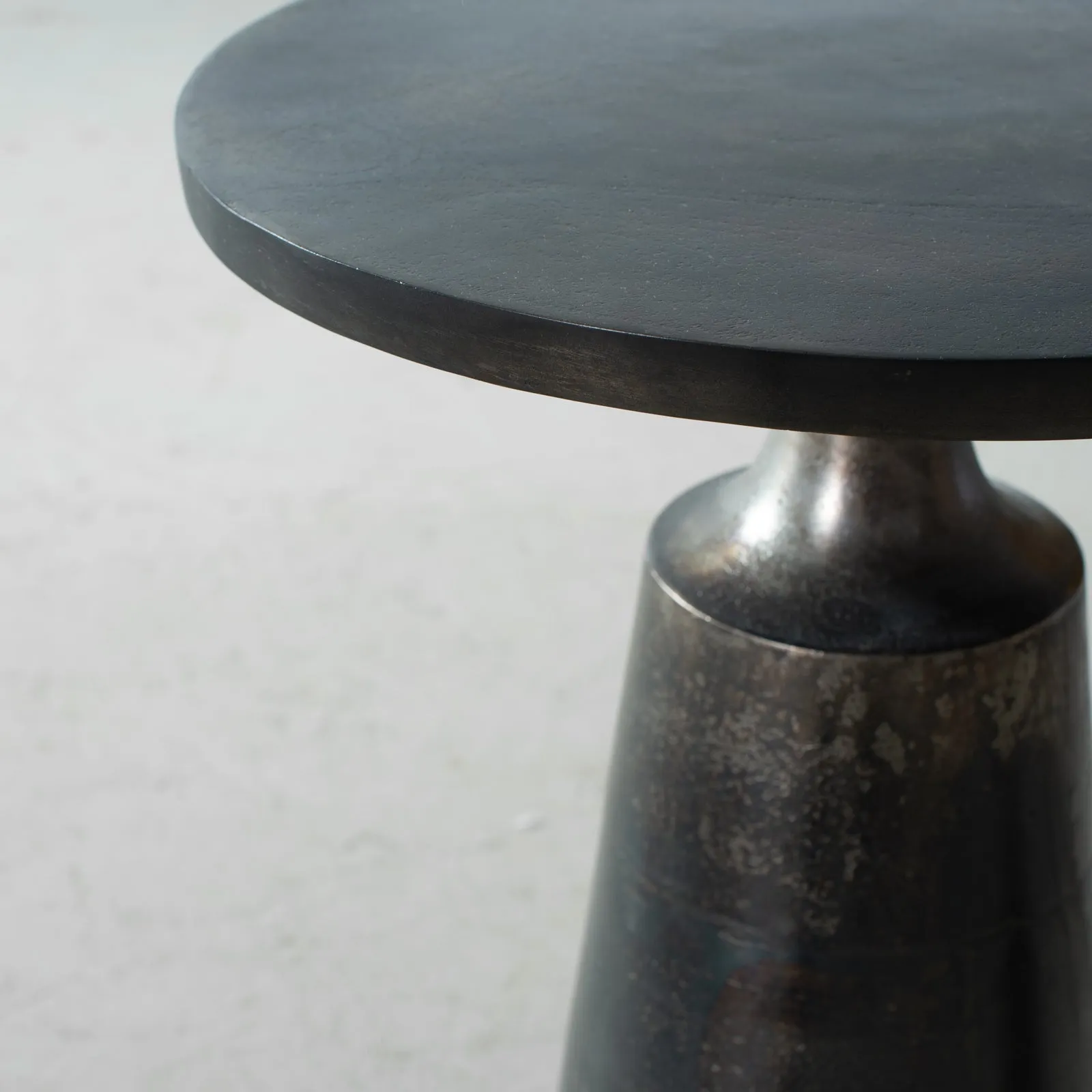 JOVIE - Metal Side Table