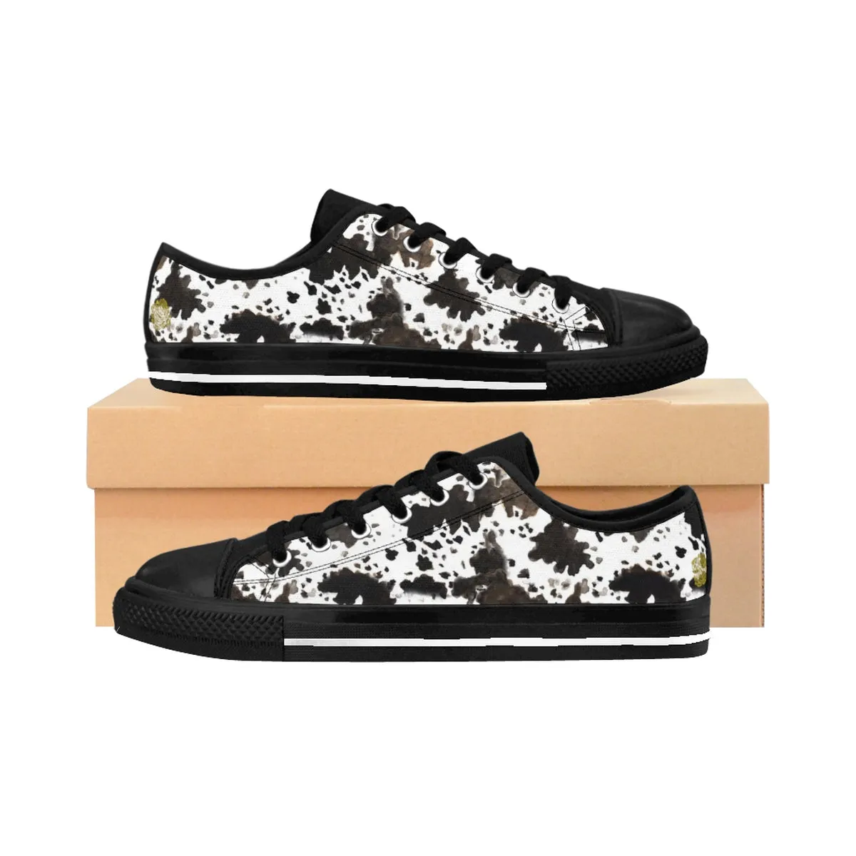 Moo Cow Print Men's Sneakers, Animal Artistic Low Top Nylon Canvas Sneakers Tennis Shoes